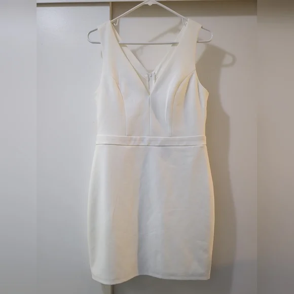 WINDSOR WOMEN'S SLEEVELESS BODYCON IVORY DRESS SIZE LARGE - Picture 1 of 8